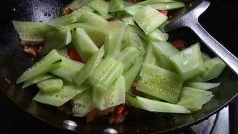 回锅肉吃瓜,麻辣鲜香，吃瓜群众的味蕾盛宴